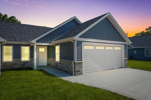207 E Fairfield St, Fisher, IL, 61843 | Card Image