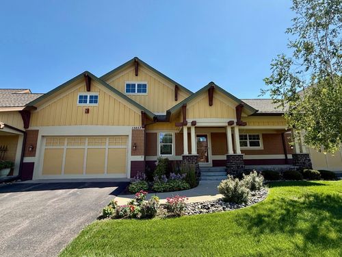 15653 Cobblestone Lake Pkwy, Apple Valley, MN, 55124-7829 | Card Image