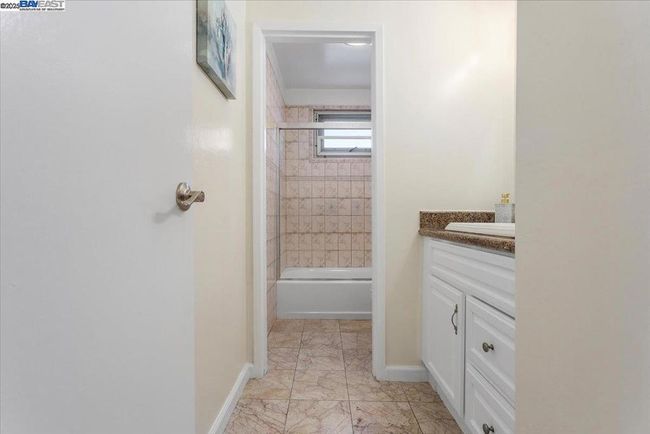 20 Martgate Street, House other with 3 bedrooms, 2 bathrooms and 2 parking in Daly City CA | Image 15