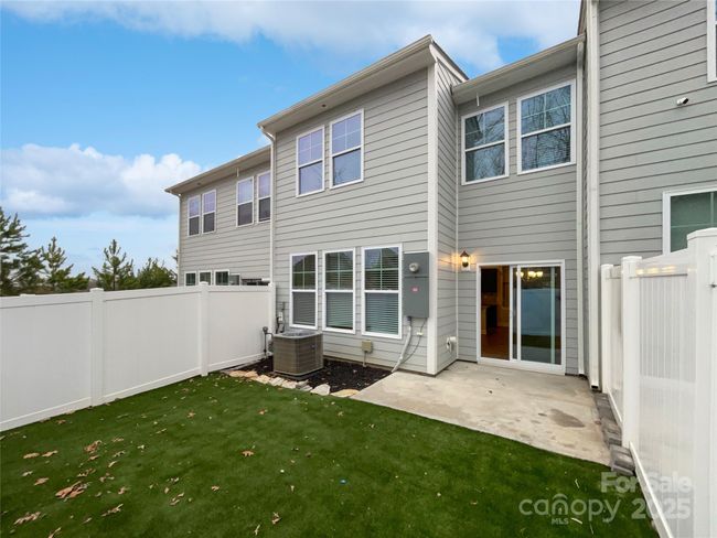 665 Cypress Glen Ln, Townhouse with 3 bedrooms, 3 bathrooms and null parking in Lake Wylie SC | Image 8