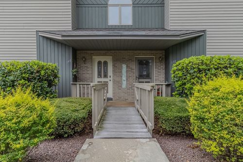 140-140 Pine Grove Dr, South Hadley, MA, 01075-3200 | Card Image