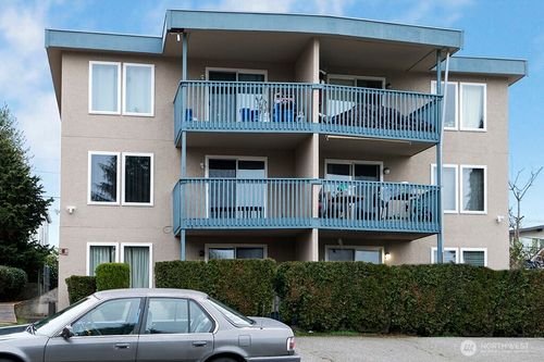 15409 9th Ave Sw, Burien, WA, 98166-6104 | Card Image