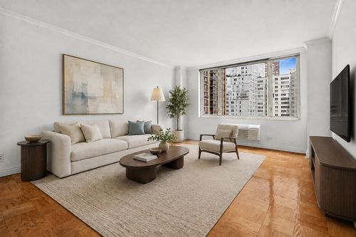 12l-130 W 67th St, New York, NY, 10023-5851 | Card Image