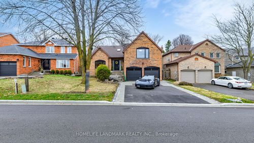 93 Gilbank Drive, Aurora, ON, L4G5E2 | Card Image