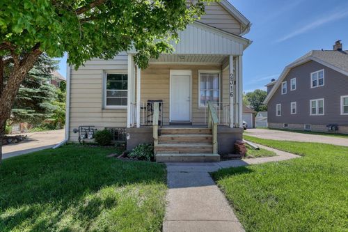 2316 S 84th Street, WEST ALLIS, WI, 53227 | Card Image
