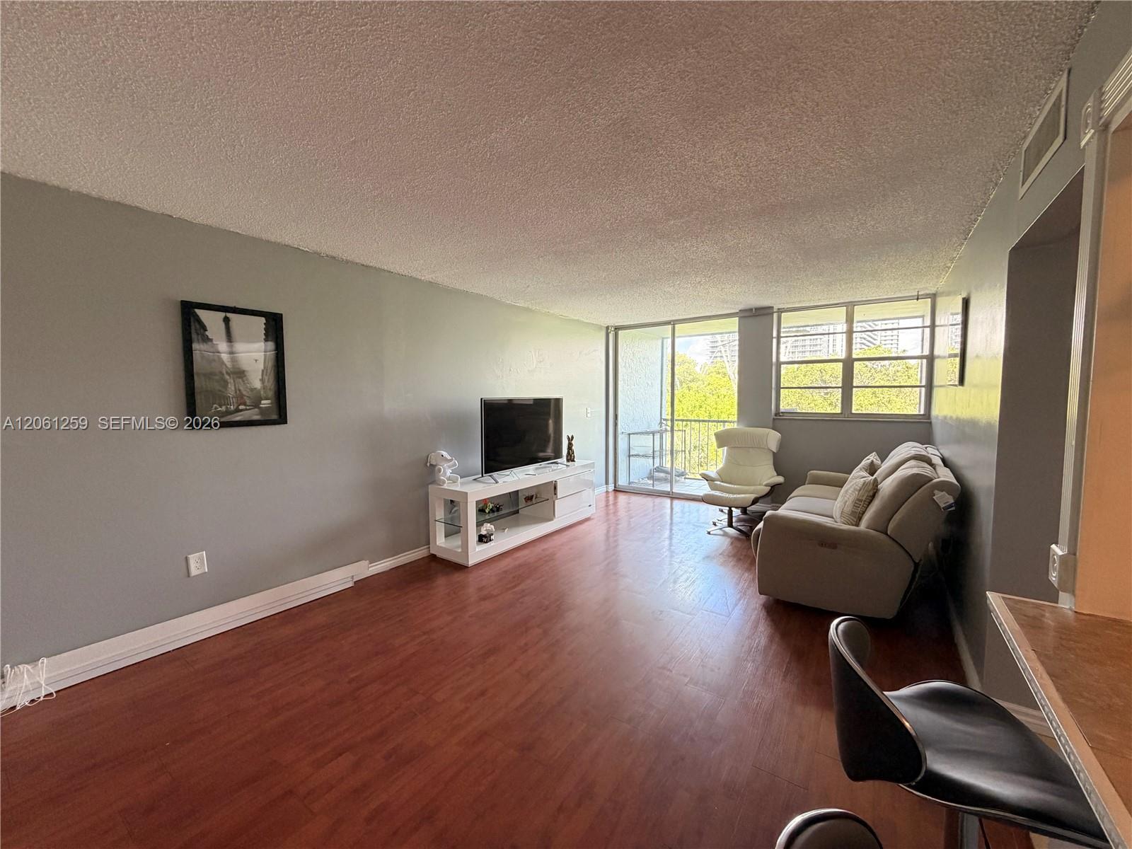 Residential Lease in North Miami Beach 3