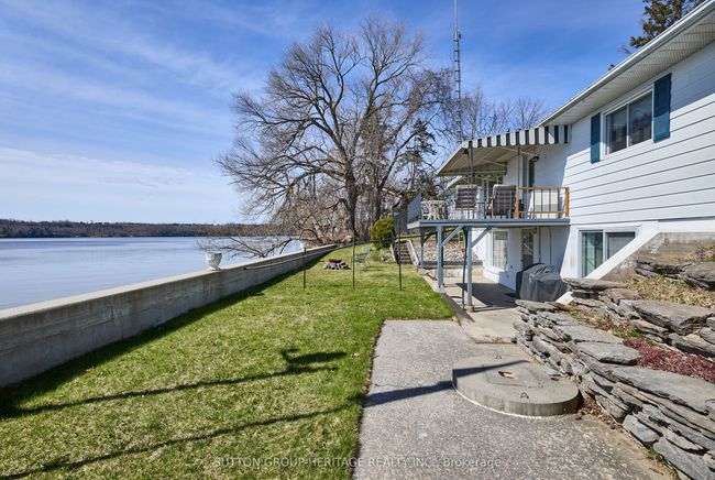 11056 Loyalist Pky, House other with 3 bedrooms, 2 bathrooms and 7 parking in Bath ON | Image 24