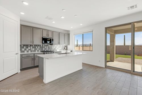 5618 N Ridge Dr, Tucson, AZ, 85716 | Card Image