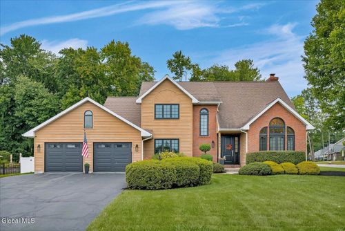3062 New Williamsburg Dr, Schenectady, NY, 12303-5381 | Card Image