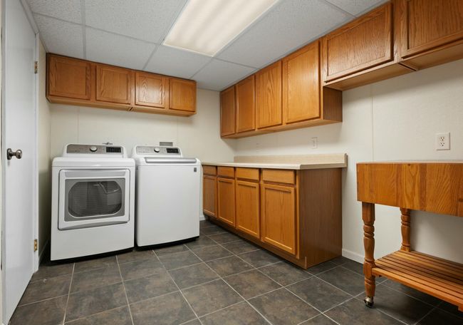 Laundry Room/Butler's Pantry | Image 49