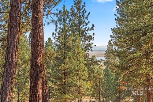 20 Joshua Dr, Cascade, ID, 83611-6013 | Card Image