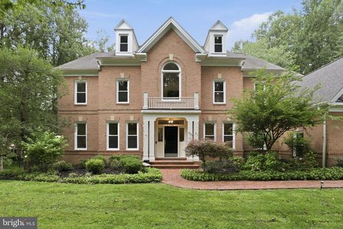 10301 Forest Maple Rd, Vienna, VA, 22182-1554 | Card Image