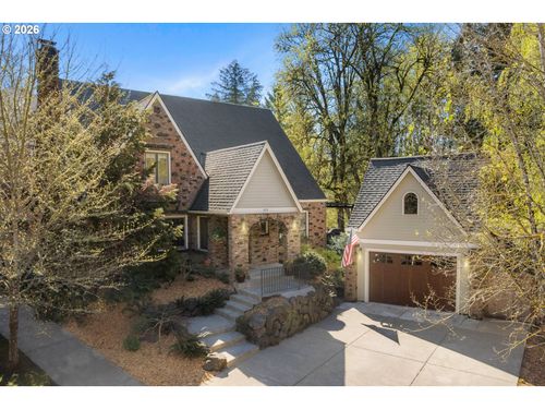 626 Sw Comus Ct, Portland, OR, 97219-7790 | Card Image