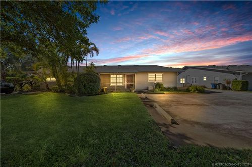 9095 Se Hobe Ridge Ave, Hobe Sound, FL, 33455-4692 | Card Image