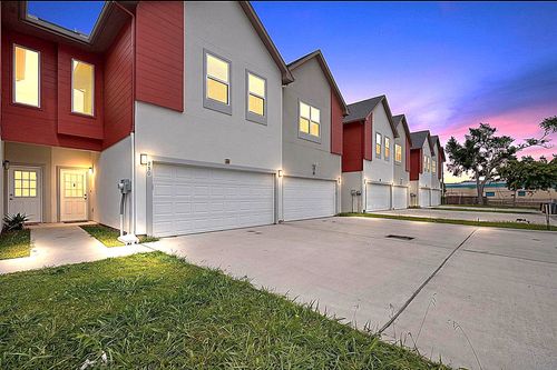 226 Heritage Ct, Seagoville, TX, 75159-3773 | Card Image