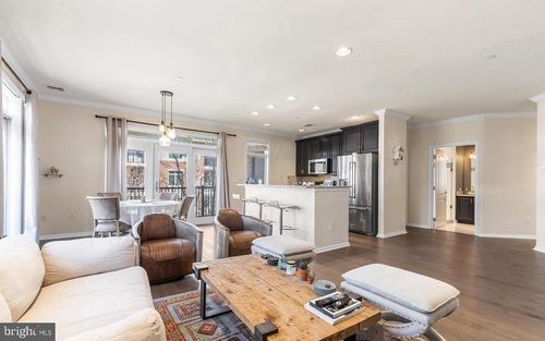 401-401 Carson Ter, HUNTINGDON VALLEY, PA, 19006-4720 | Card Image