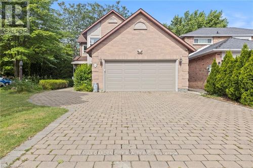 66 Elderwood Dr, Saint Catharines, ON, L2S3E7 | Card Image