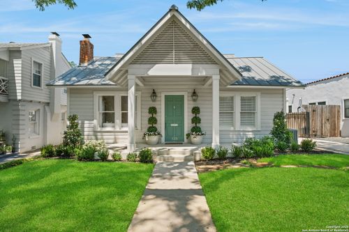 125 Cloverleaf Ave, Alamo Heights, TX, 78209-3818 | Card Image
