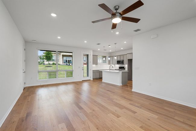 101 - 150 Roaming Rock Trl, Condo with 3 bedrooms, 3 bathrooms and 4 parking in San Marcos TX | Image 5