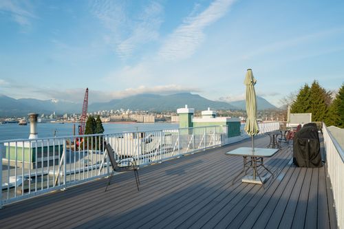 207-2211 Wall St, Vancouver, BC, V5L1G4 | Card Image