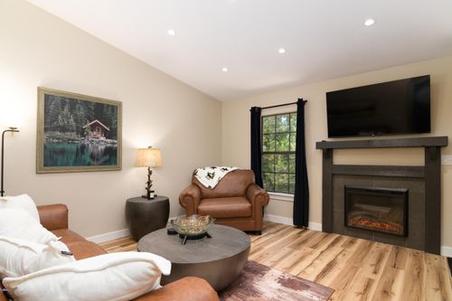 32-86 Rasso Way, Kimberling City, MO, 65686-5502 | Card Image
