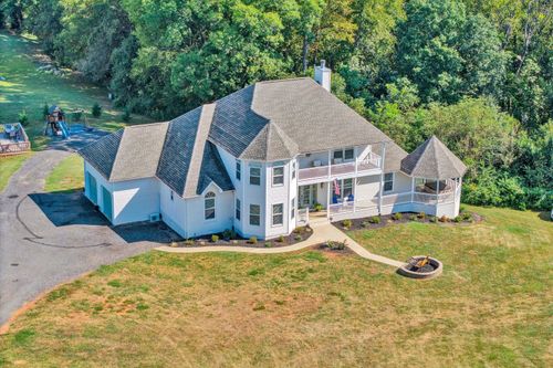 10 Wilkerson Rd, Wirtz, VA, 24184-4405 | Card Image