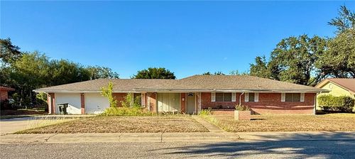 1109 Cynthia Dr, Alice, TX, 78332-6701 | Card Image