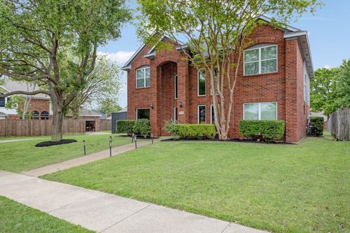 9122 Woodlake Dr, Rowlett, TX, 75088-6881 | Card Image