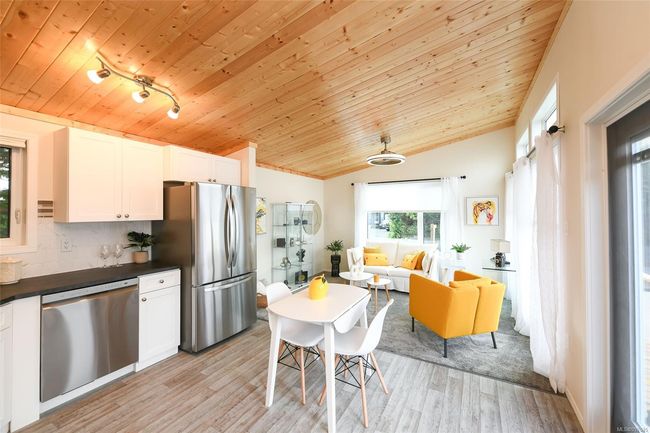 3 - 2625 Mansfield Dr, House other with 2 bedrooms, 1 bathrooms and 2 parking in Courtenay BC | Image 9