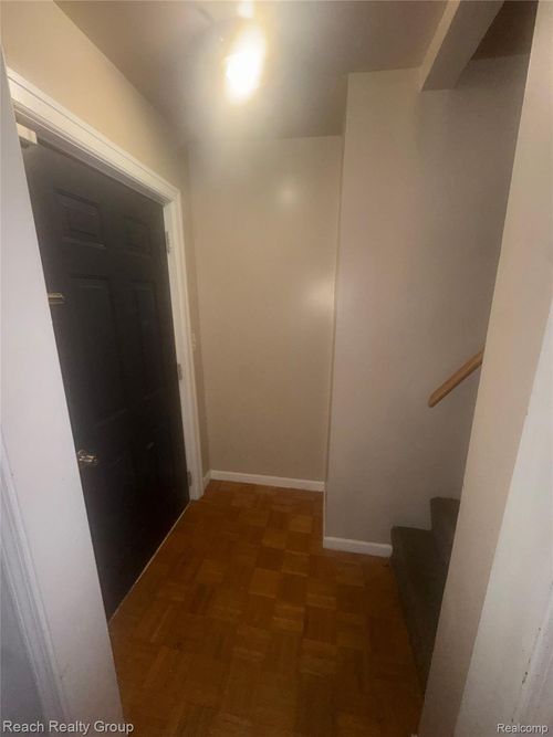 25608 Pickford, Redford, MI, 48240-1757 | Card Image