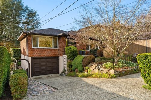 3635 43rd Ave W, Seattle, WA, 98199-1805 | Card Image