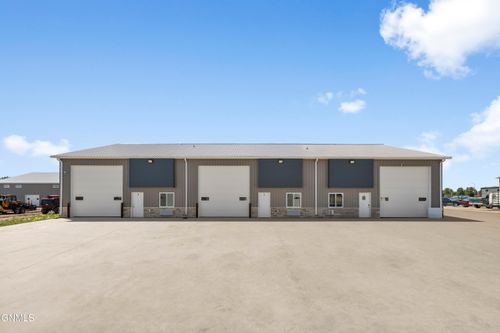 3220 Airway Ave, Bismarck, ND, 58504-7802 | Card Image