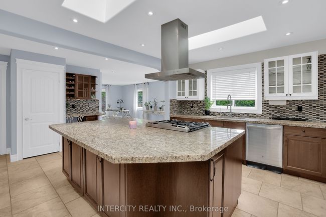31 Archibald Rd, House other with 5 bedrooms, 5 bathrooms and 9 parking in King ON | Image 8