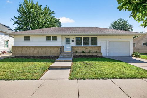 316 N Cedar St, Chaska, MN, 55318-1836 | Card Image