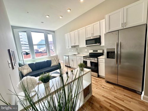 405-100 W Lexington St, BALTIMORE, MD, 21201-4080 | Card Image