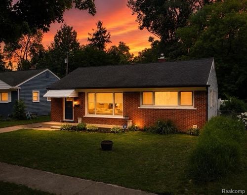 24220 Parklawn Street, Oak Park, MI, 48237 | Card Image