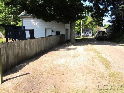 209 Oak Street Street, Hudson, MI, 49247 | Card Image