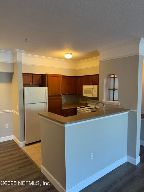 1723-8550 Touchton Rd, Jacksonville, FL, 32216-1153 | Card Image