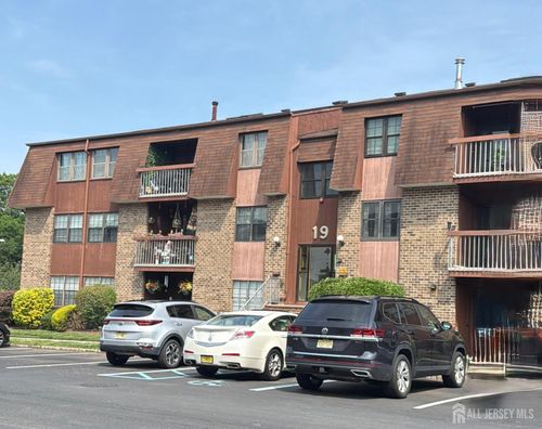 219 Sierra Ct, Woodbridge, NJ, 07095-1463 | Card Image