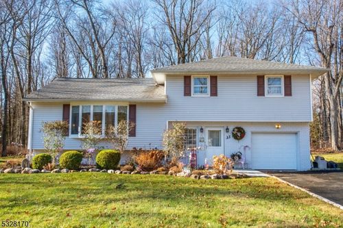 33 Archer Ln, Berkeley Heights, NJ, 07922-2405 | Card Image