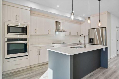 {{alt}} | Card Image