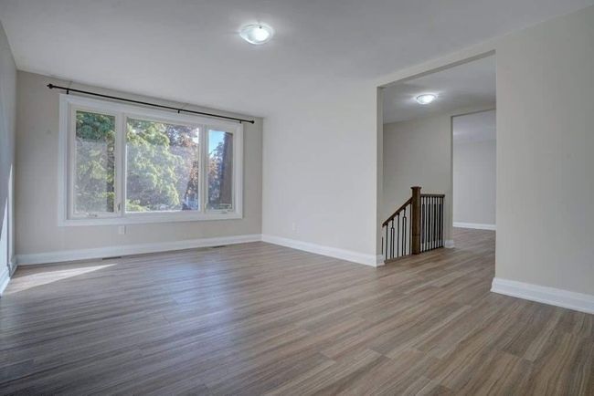 MAIN - 370 Colonsay Crt, House other with 3 bedrooms, 1 bathrooms and 2 parking in Oshawa ON | Image 4