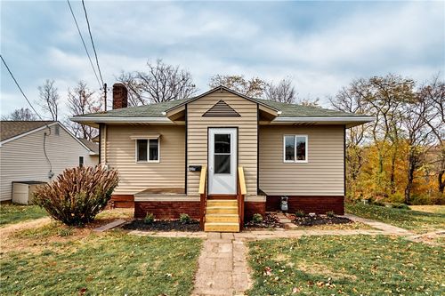 825 Walnut St, Rochester, PA, 15074-1316 | Card Image