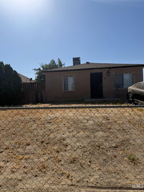 6815 Betty Street, Bakersfield, CA, 93307 | Card Image