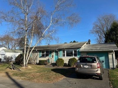 5 Stowell, House other with 3 bedrooms, 2 bathrooms and 3 parking in Northampton MA | Image 2