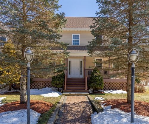 11 Robs Ln, Sharon, MA, 02067-1435 | Card Image