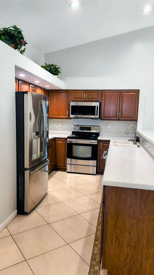 1170 Staghorn St, Wellington, FL, 33414-8571 | Card Image