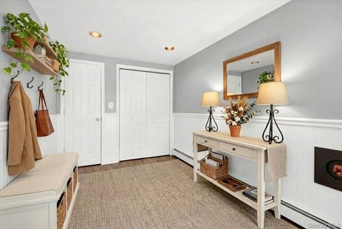 3843 Perry St, Jefferson Valley, NY, 10535-1306 | Card Image