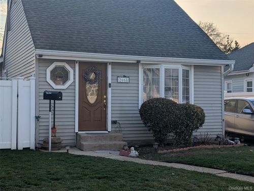 2668 Rosebud Ave, Merrick, NY, 11566-4523 | Card Image