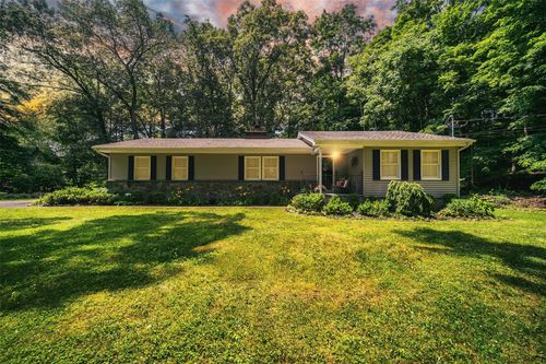 35 Wildwood Dr, Poughkeepsie, NY, 12603-5826 | Card Image